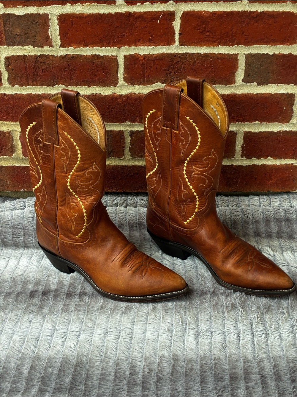 Woman’s Justin Cowgirl Boots